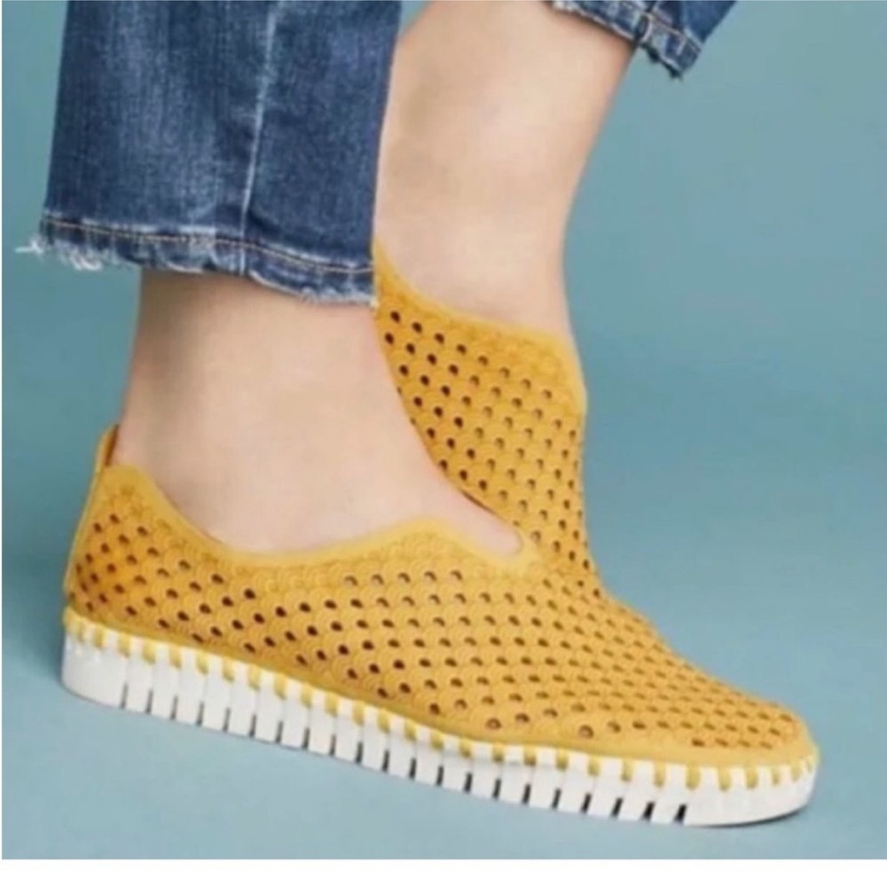Ilse Jacobsen slip ons Tulip 139. Guc. Size 40/9.5-10. Butter yellow
